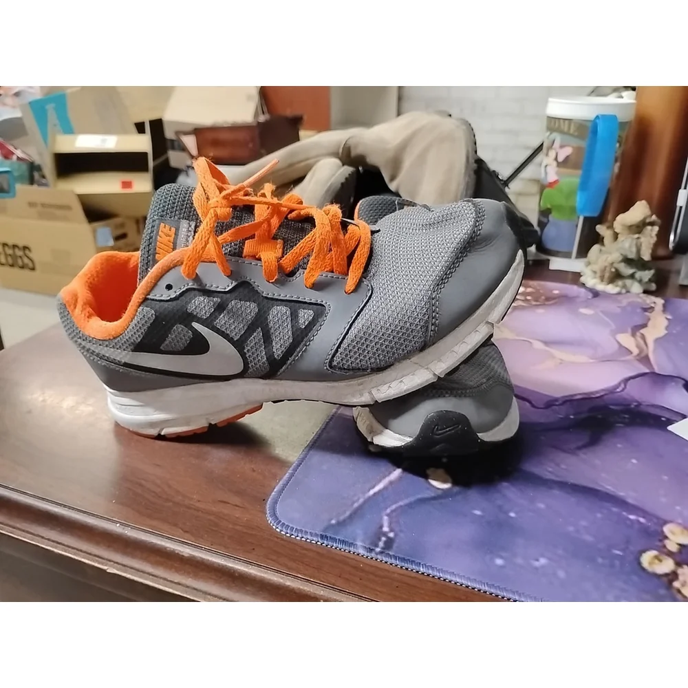 Nike Downshifter 6 Kid's Grey Sneakers Size 5.5Y